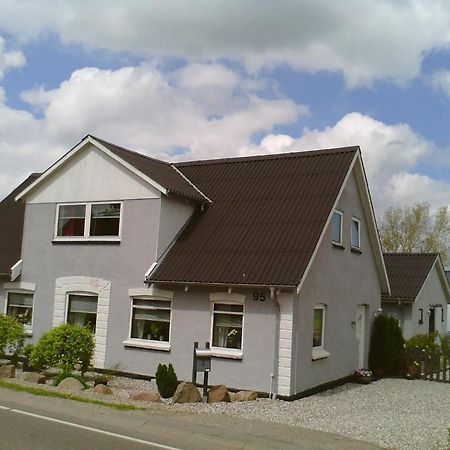 Svalegaarden Guesthouse Saerslev ภายนอก รูปภาพ