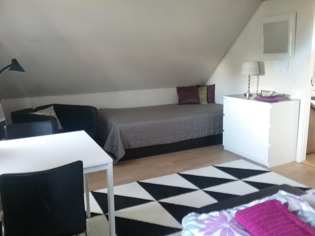 Svalegaarden Guesthouse Saerslev ภายนอก รูปภาพ