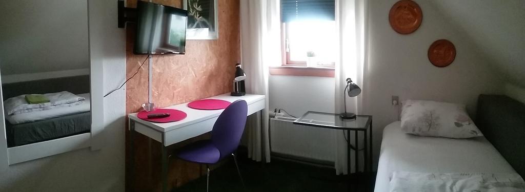 Svalegaarden Guesthouse Saerslev ภายนอก รูปภาพ