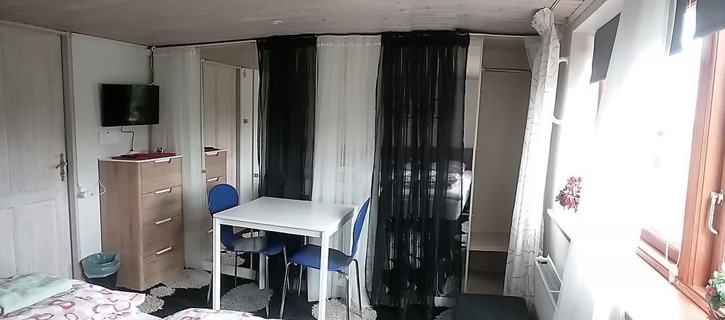 Svalegaarden Guesthouse Saerslev ภายนอก รูปภาพ