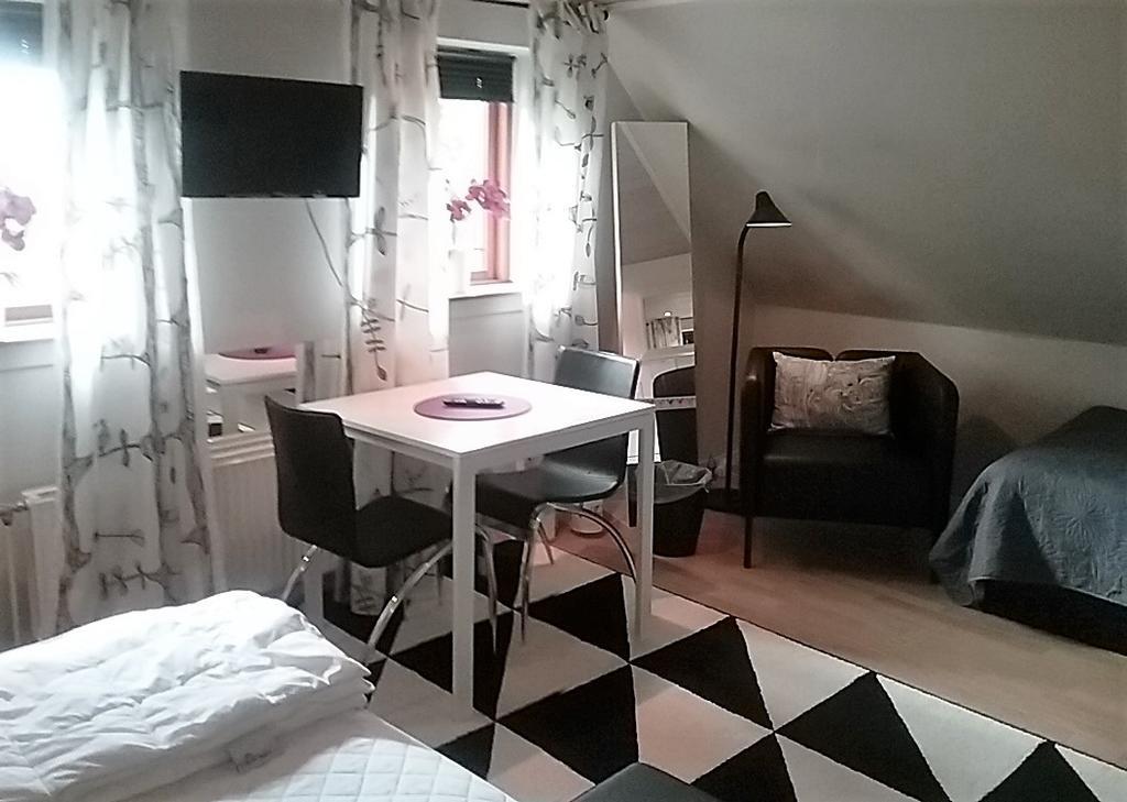 Svalegaarden Guesthouse Saerslev ภายนอก รูปภาพ