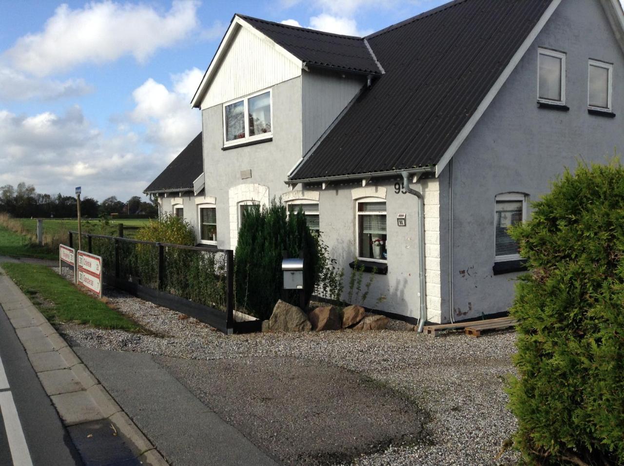Svalegaarden Guesthouse Saerslev ภายนอก รูปภาพ